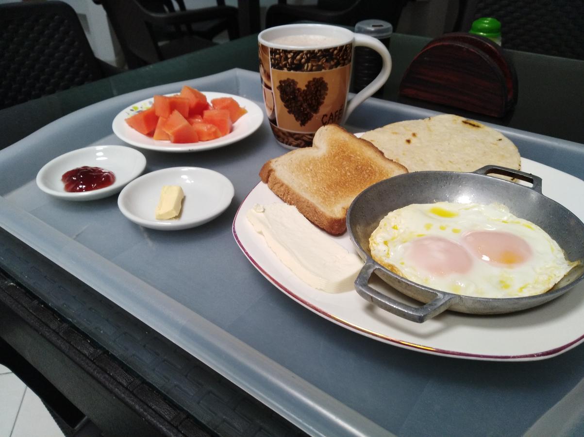 Hotel Meson De Las Flores 亚美尼亚 外观 照片